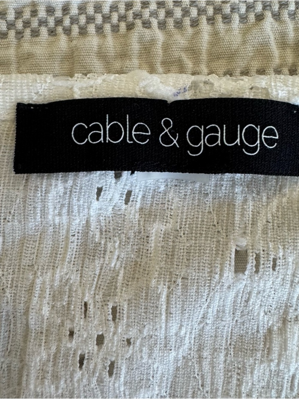 🤍 Cable & Gauge White Lace Flutter Sleeve Top | Fits L–XL | Feminine Chic - Picture 5 of 11
